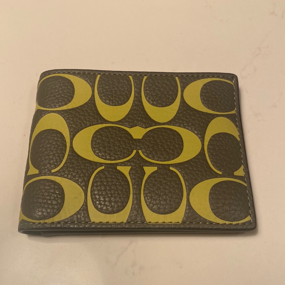 New Coach Men’s Wallet Army Green and Key Lime Color